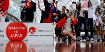 Japan Reopens Borders to Foreign Tourists